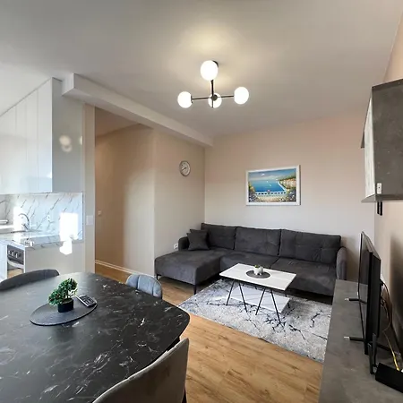 Apartment Neal